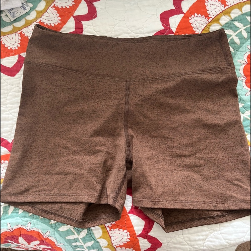 NoBull workout shorts. Size medium. Color: brown heather.